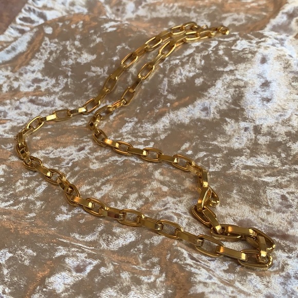 Gorgeous Gold chain link long chain - Picture 3 of 9